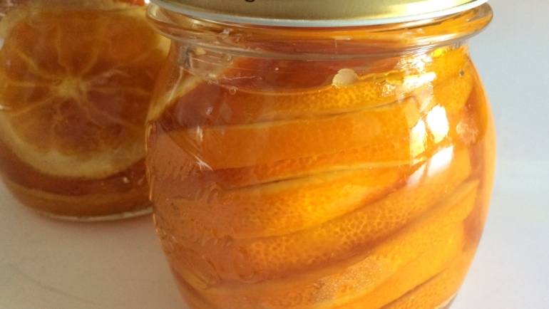 Arance a fette caramellate, una bontà a portata di vasetto