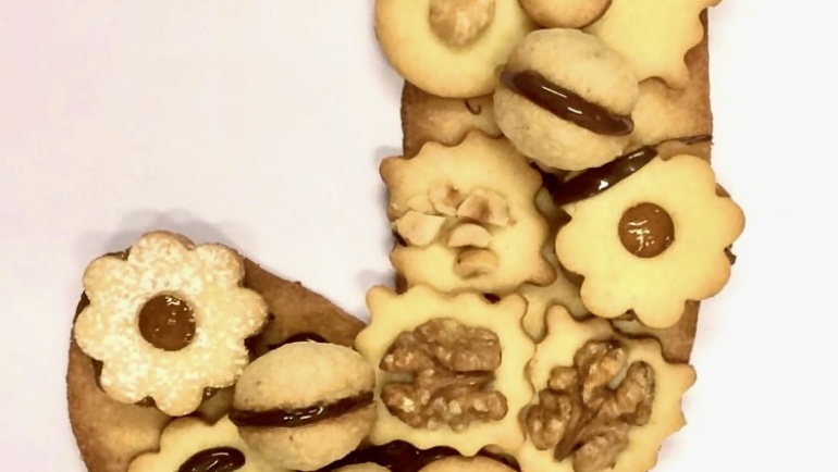 Calza della Befana, niente caramelle ma solo tanti deliziosi biscotti