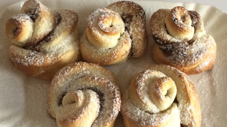 Nutella in sfoglia: roselline golose per la festa del Papà