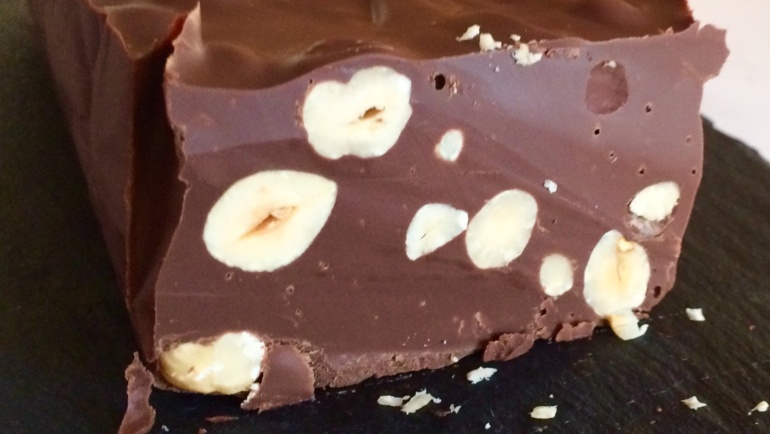 Mattonella morbida al cioccolato e nocciole