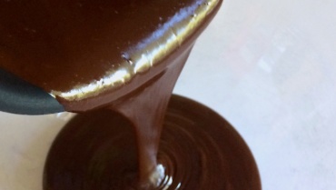 Ganache al cioccolato: 2 ingredienti per una crema golosa