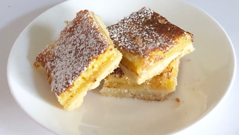 Lemon bars: un quadratino di puro piacere tutto al limone