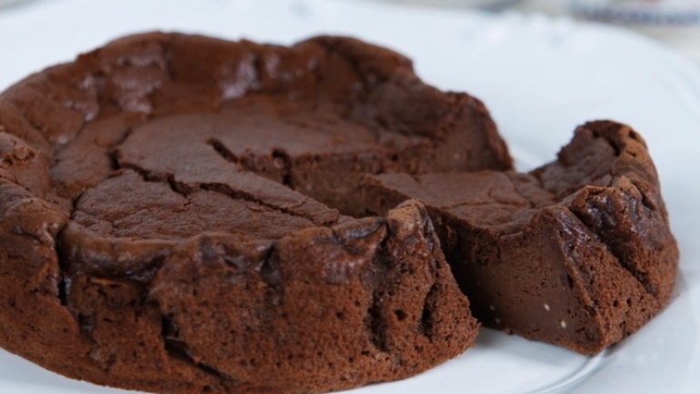 Torta fondente al cioccolato e mascarpone: strepitosa!qw