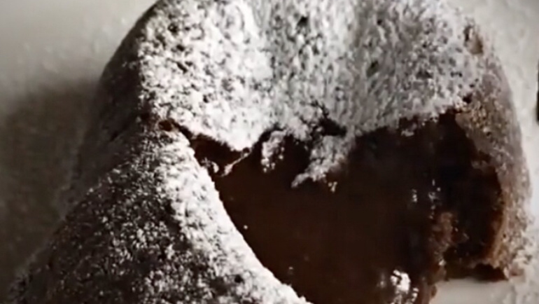 Tortino al cioccolato dal cuore fondente: meraviglia dei sensi!