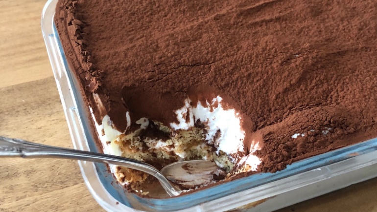 Tiramisù senza uova: panna e mascarpone insieme per un risultato super!