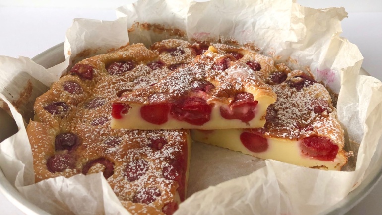 Clafoutis alle ciliegie a modo mio: facile, fresco e tanto goloso
