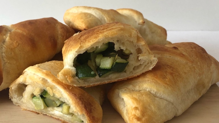 Cornetti salati con zucchine: veloci, facili, vegetariani e buonissimi!