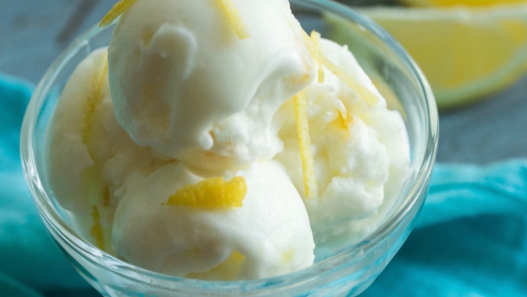 Sorbetto al limone senza gelatiera, gluten free ed eccezionale!