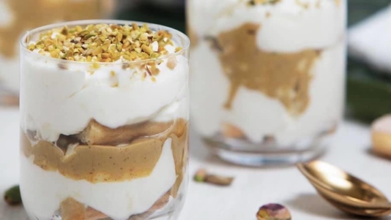 Tiramisù senza uova al cioccolato bianco e pistacchio: super!