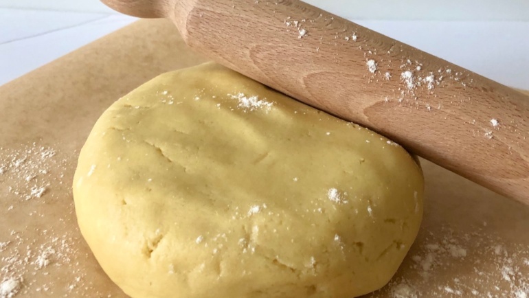Pasta frolla morbida con le fruste elettriche: buona, veloce e facilissima!