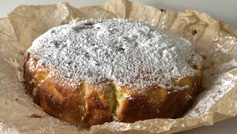 Torta a modo mio con cubetti di pera e cioccolato: super buona!