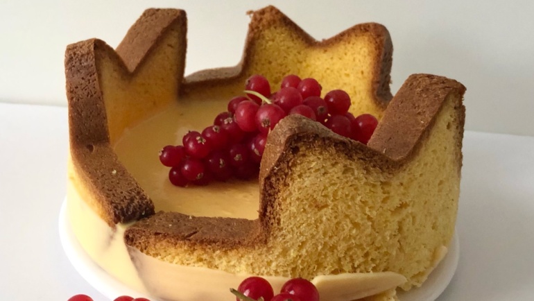 Corona di pandoro con budino a modo mio: spettacolare!